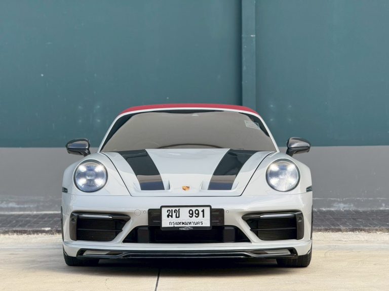 PORSCHE 992 CARRERA TARGA 4S เกียร์ออโต้ สี crayon หลังคาแดง